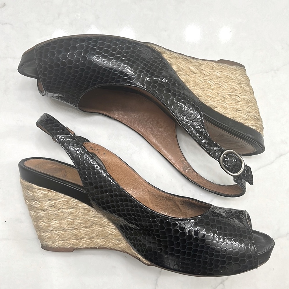 Espadrille wedge shoes